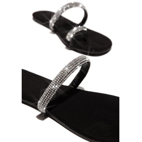 𝘽𝙖𝙘𝙠 𝙄𝙣 𝙎𝙩𝙤𝙘𝙠!💎Luxe Diamonds Sandal - Picture 4 of 7